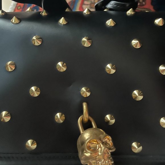 Alexander McQueen black leather gold studded backpack - Picture 5 of 9